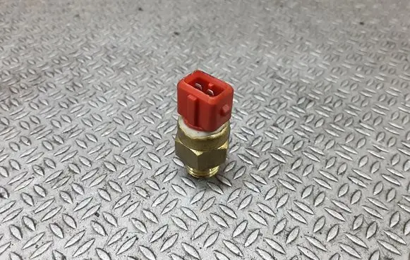 BMW 5 E39 Coolant temperature sensor 1741900