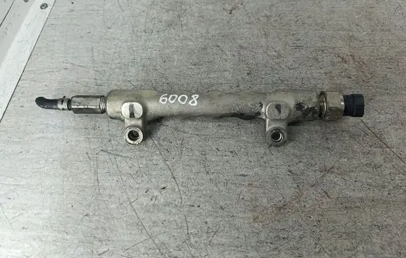Toyota Avensis T250 Fuel main line pipe DENSO