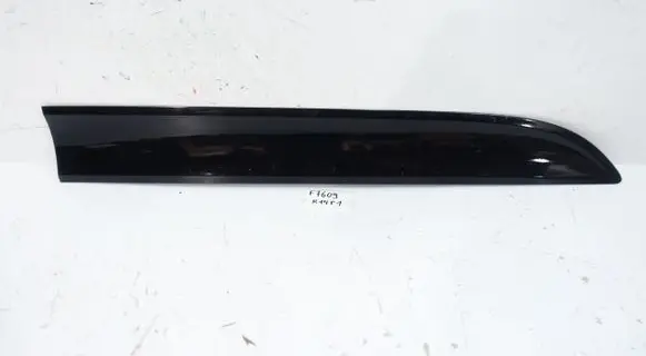 Porsche Macan (95B) Front door trim (molding) 95B837890G