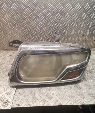 Mitsubishi Pajero Headlight/headlamp