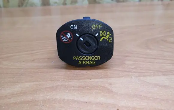 Volvo S60 Passenger airbag on/off switch 31318268