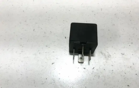 Audi A6 S6 C6 4F Other relay 8d0951253a