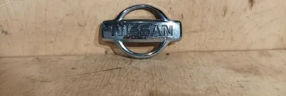 Nissan Almera Tino Manufacturer badge logo/emblem 62890BU300