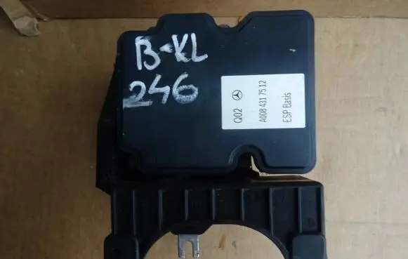 Mercedes-Benz A W176 ABS Pump A0084317512