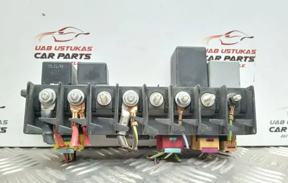 Audi A4 S4 B5 8D Fuse box set 4A0941822