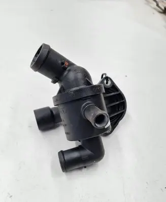 Thermostat/thermostat housing