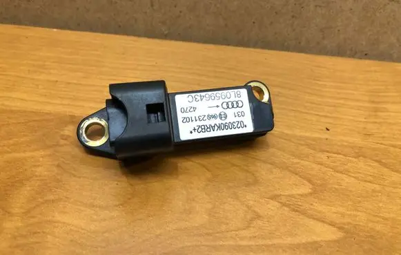Audi A3 S3 8L Airbag deployment crash/impact sensor 8L0959655L