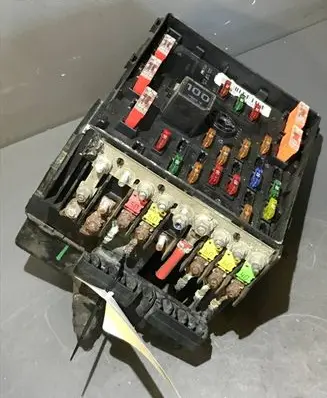 Volkswagen Touran I Fuse module 3C0937125 63592777