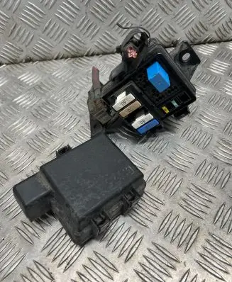 Renault Scenic III - Grand scenic III Fuse module 260711073028 01014595