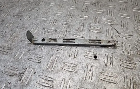 Volvo XC90 Headlight/headlamp mounting bracket 8637181