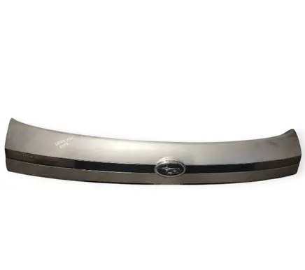 Subaru Outback Trunk door license plate light bar 91711AG040