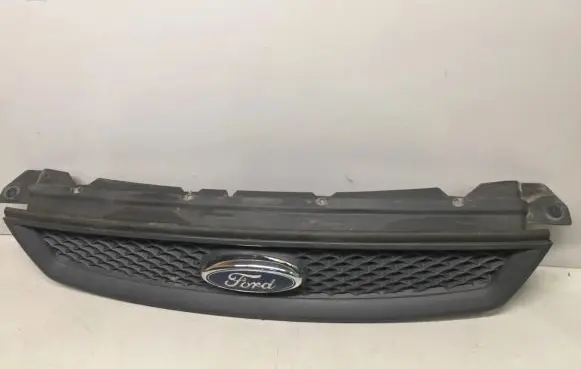Ford Focus Front bumper upper radiator grill 4M518C436A 4M518138AE