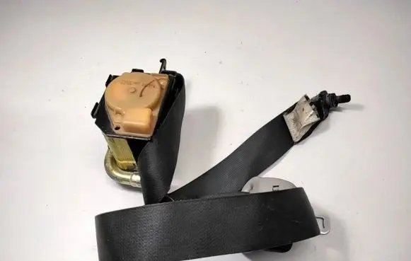 Mitsubishi Outlander Front seatbelt C9004N