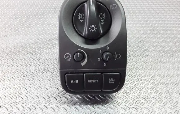 Jaguar S-Type Light switch 11654AB