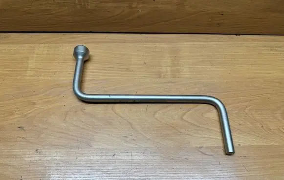 BMW 5 E60 E61 Wheel nut wrench 6771036 5ERMA9 17HEYCO