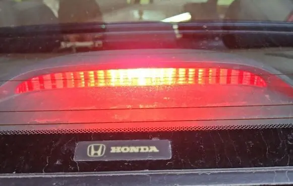 Third/center stoplight
