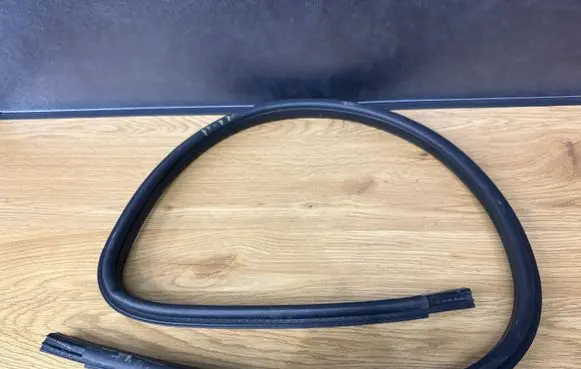 Dodge Caliber Front door rubber seal 