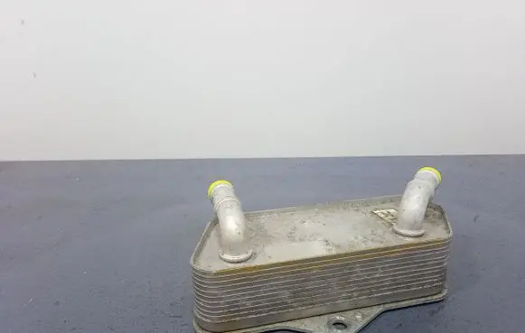 Engine oil radiator