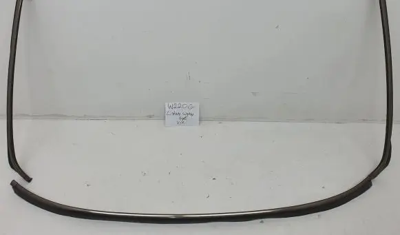 Mercedes-Benz S W220 Rear door windshield rail 