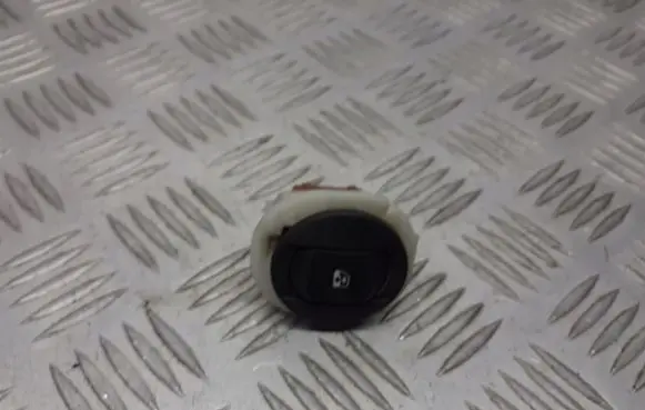 Renault Clio III Quarter vent window switch 
