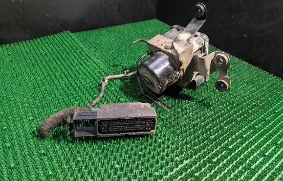 Volkswagen Bora ABS Pump 1J0614517J