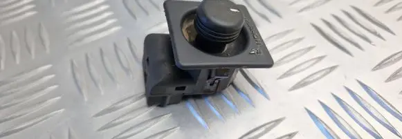 Land Rover Freelander Wing mirror switch AMR2498