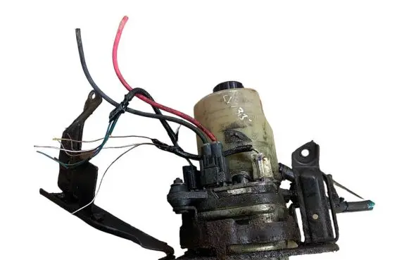 Ford Kuga I Power steering pump 4M513K514CA