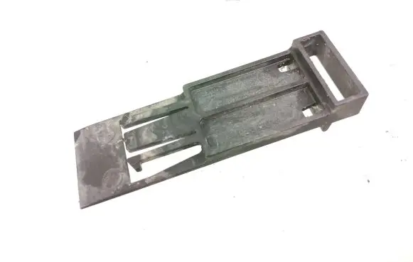 BMW 5 E60 E61 Radiator mount bracket 7788324
