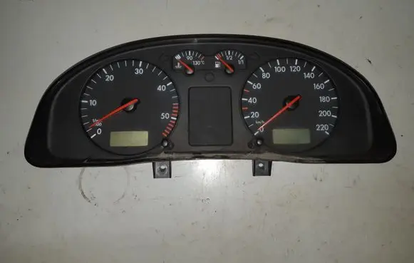 Volkswagen PASSAT B5.5 Speedometer (instrument cluster) 3B1919860C