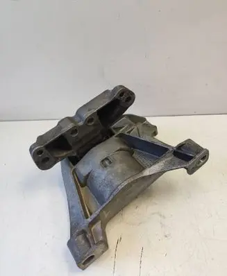 Engine mount bracket