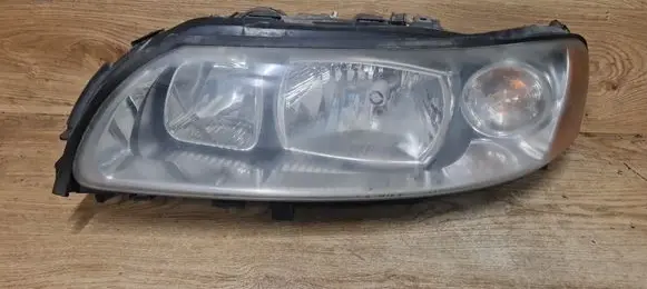 Volvo V70 Headlight/headlamp 30698835