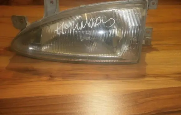 Hyundai Elantra Headlight/headlamp 1013092