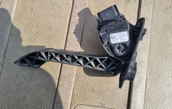 Ford Transit Accelerator throttle pedal 6C119F836CB