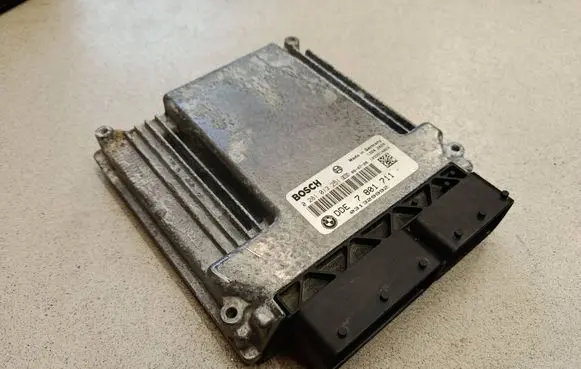 BMW 1 E81 E87 Engine control unit/module 0281013251 7801711 031329992
