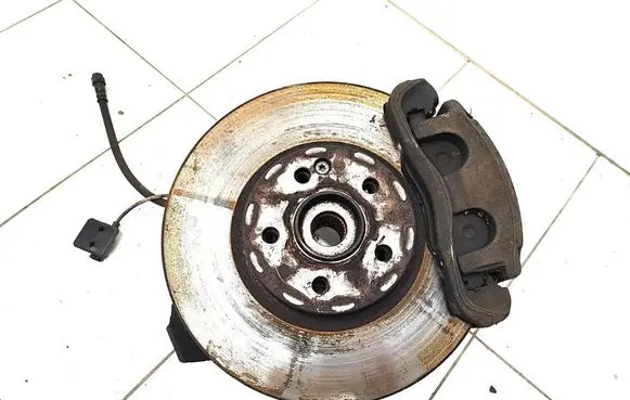 Mercedes-Benz Vito Viano W447 Front wheel hub