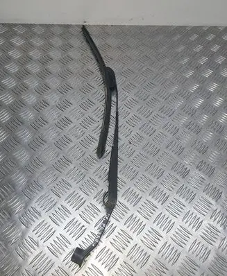 Mitsubishi Pajero Windshield/front glass wiper blade 