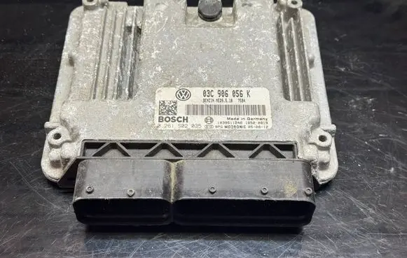 Volkswagen Golf Plus Engine control unit/module 03C906056K 1039S11246 0261S02035