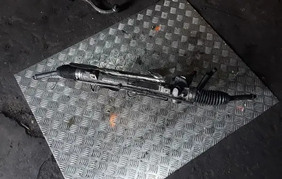 Citroen C5 Steering rack 8401991117