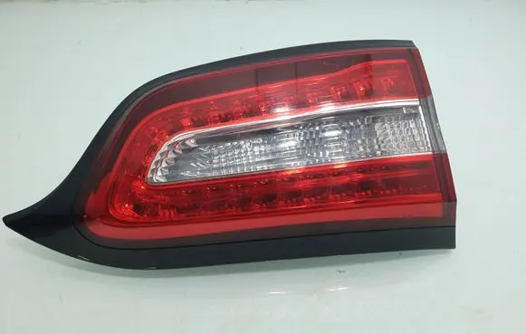 Jeep Cherokee Tailgate rear/tail lights 68102921AC