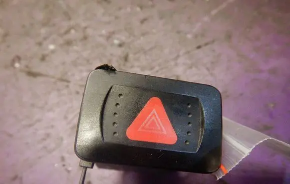 Volkswagen Bora Hazard light switch 
