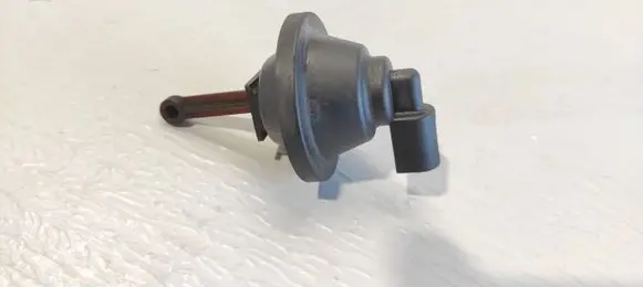 Audi A6 S6 C5 4B Valve vacuum 532269