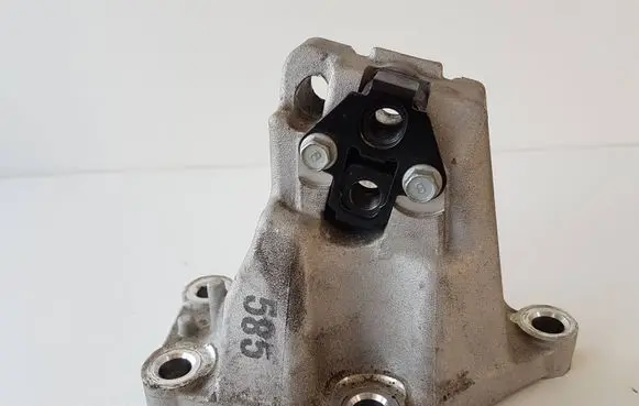 Hyundai i30 Gearbox mounting bracket W191114E