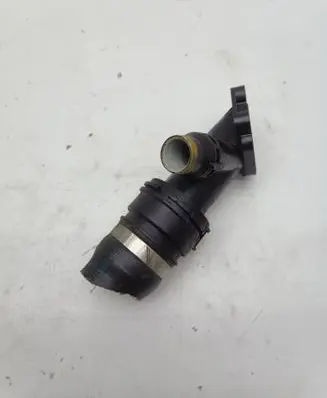 BMW 1 E81 E87 Thermostat housing 11122247744