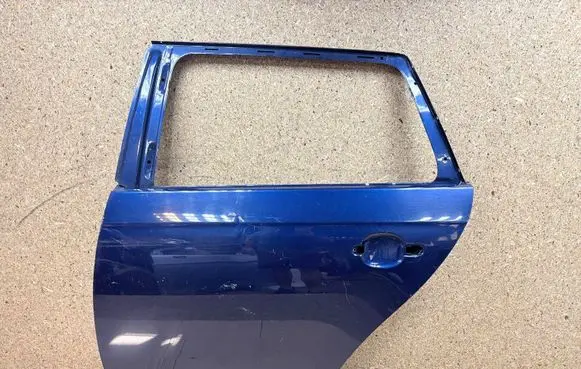 Volkswagen Golf V Rear door 1K9833311B