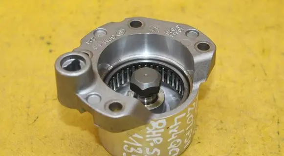 Audi A6 C7 Oil pump 1084437020