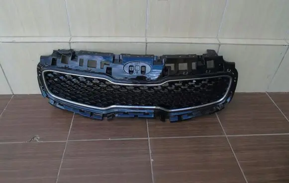 KIA Sportage Front bumper upper radiator grill