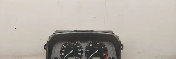 Volkswagen Golf III Speedometer (instrument cluster) 1H0919860E 6160633041 11296162792