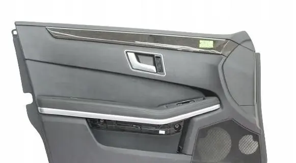Mercedes-Benz E W212 Front door card panel trim A0008629100