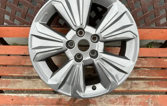 Suzuki SX4 S-Cross R17 alloy rim 