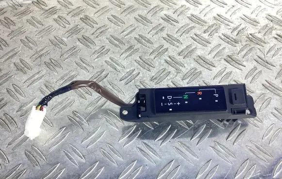 Lexus RC Gear shift selector indicator 76J946
